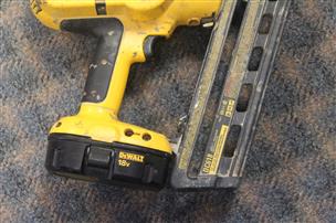 DEWALT DC618 For parts or not working Buya